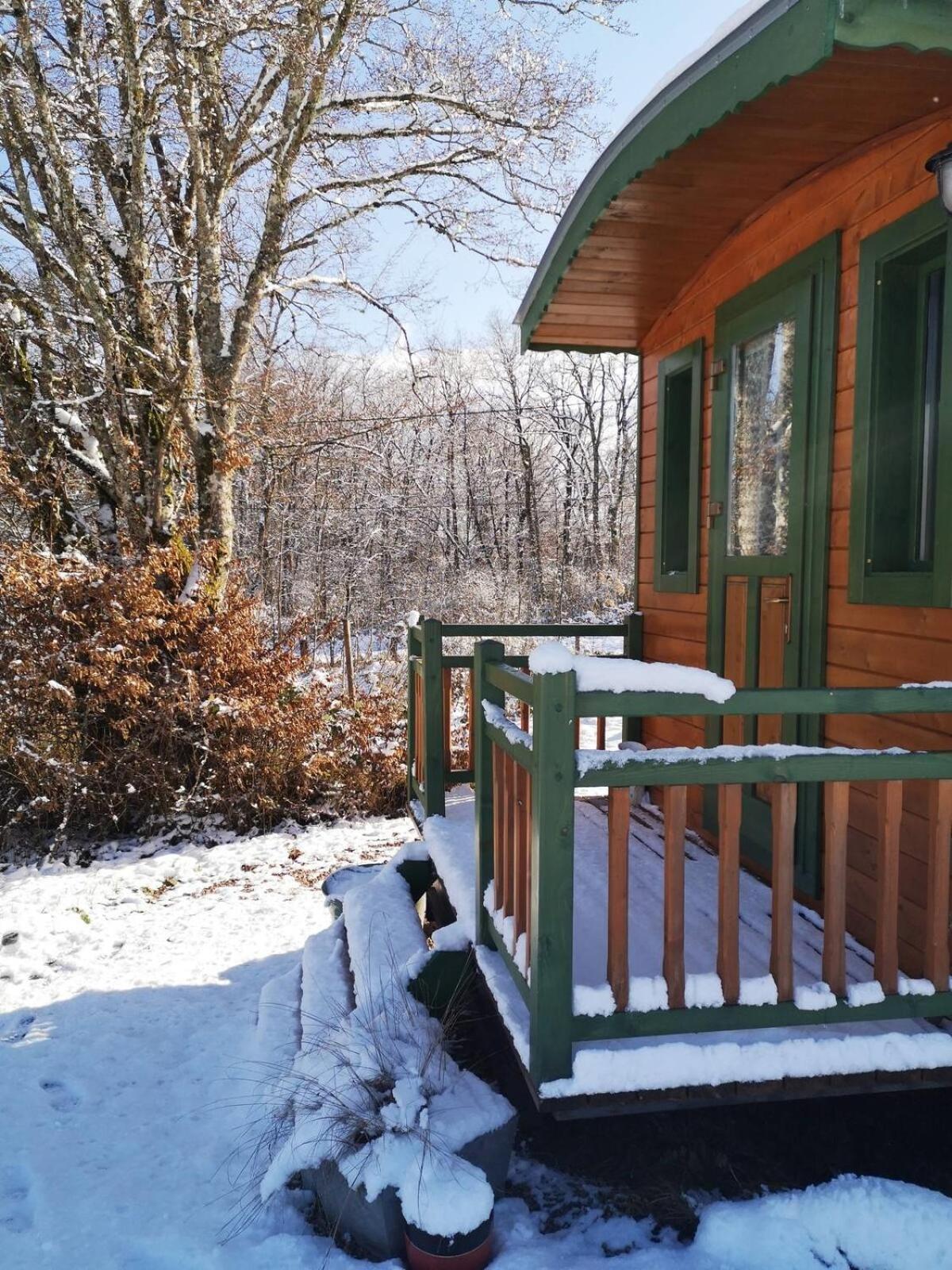 Roulotte & Foret - Evasion Boheme En Bourgogne Antully Exterior foto